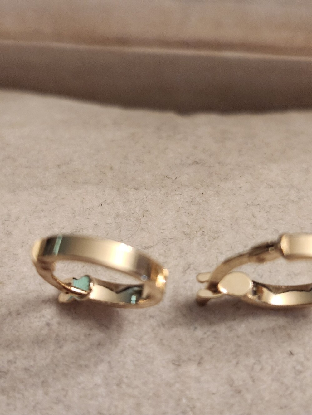 14kt Gold Hoop Hinge Earrings - Women Jewelry - Picture 6 of 8